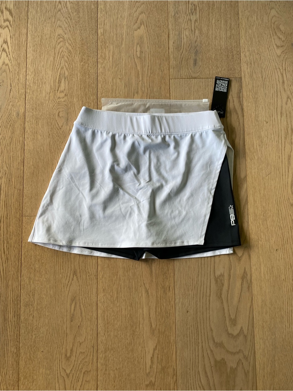 PB5 star Women's White Athletic Skort with Black Inner Shorts new with tags